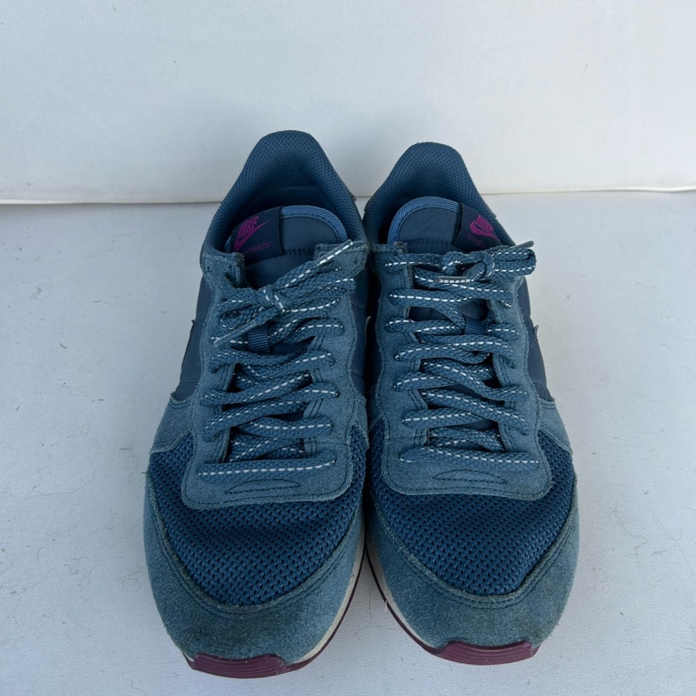 Nike Sneakers, reflective laces
